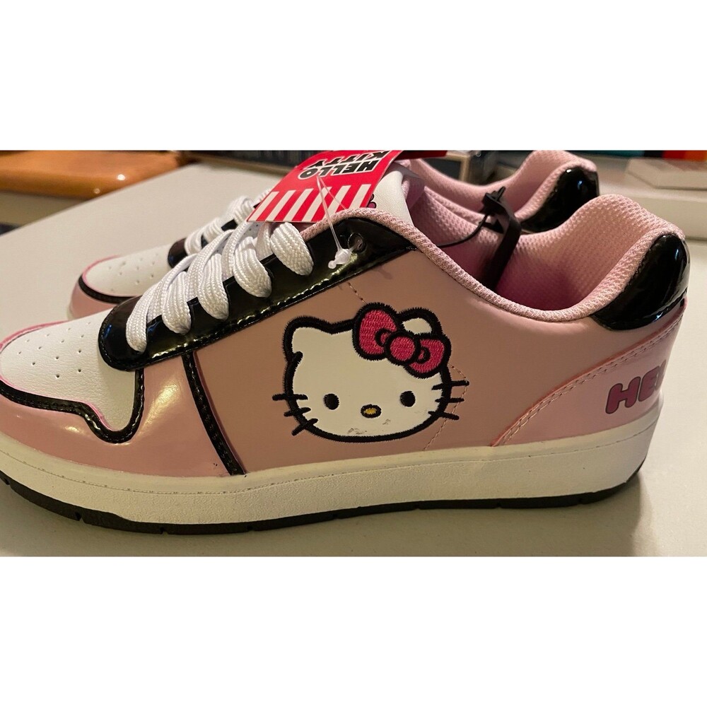 Hello Kitty White Pink Black Lace Up Fashion Sneakers Women's Size 8 New